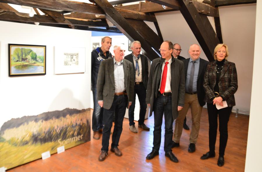 Landrat Michael Lübbersmann (vierter von links) besuchte jetzt die Hecker-Sonderausstellung im Museum im Kloster in Bersenbrück. An der Führung beteiligten sich auch (von links) Wilfred Markus, Franz Buitmann, Christian Klütsch, Lars Pfeilsticker, Andreas Lanwert und Ulrike Hamm.