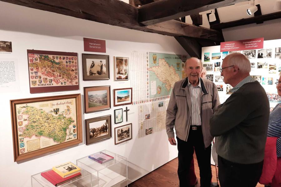 Von Flucht, Ankunft und Aufbau: Die aktuelle Sonderausstellung "Vom Ihr zum Wir"