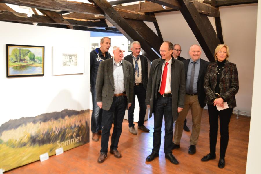 Landrat Michael Lübbersmann (vierter von links) besuchte jetzt die Hecker-Sonderausstellung im Museum im Kloster in Bersenbrück. An der Führung beteiligten sich auch (von links) Wilfred Markus, Franz Buitmann, Christian Klütsch, Lars Pfeilsticker, Andreas Lanwert und Ulrike Hamm.